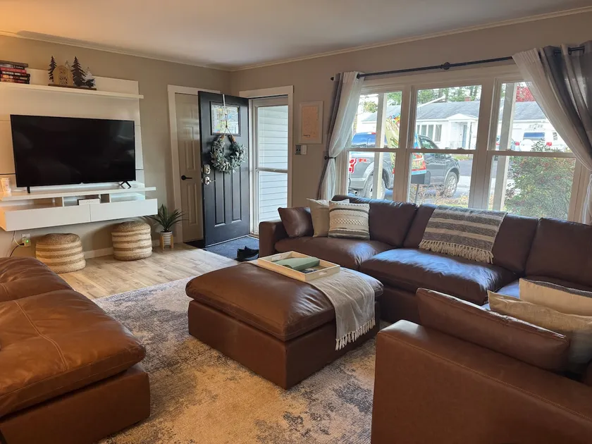 Lake George/ Adirondacks/Saratoga retreat - Image 1
