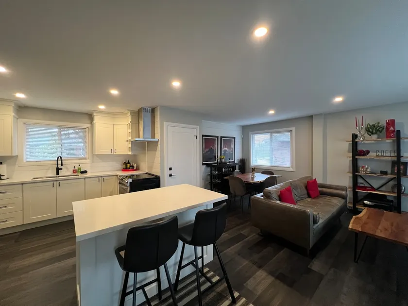 Burl-Town | Bright 2BR Main Floor Suite w/ Parking - Image 1