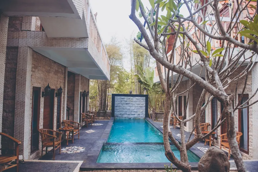 Satria Warung - Image 1