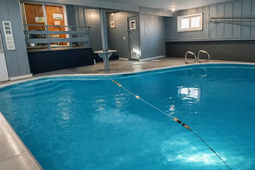 Dog Friendly Indoor Pool Pool Table Slps 22 - Image 1
