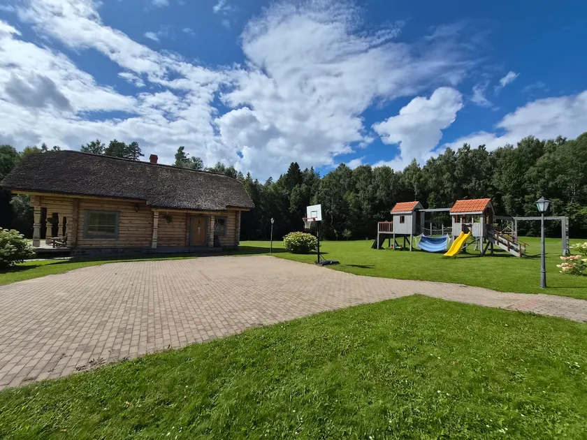 Vacation home by the lake with sauna - Image 1