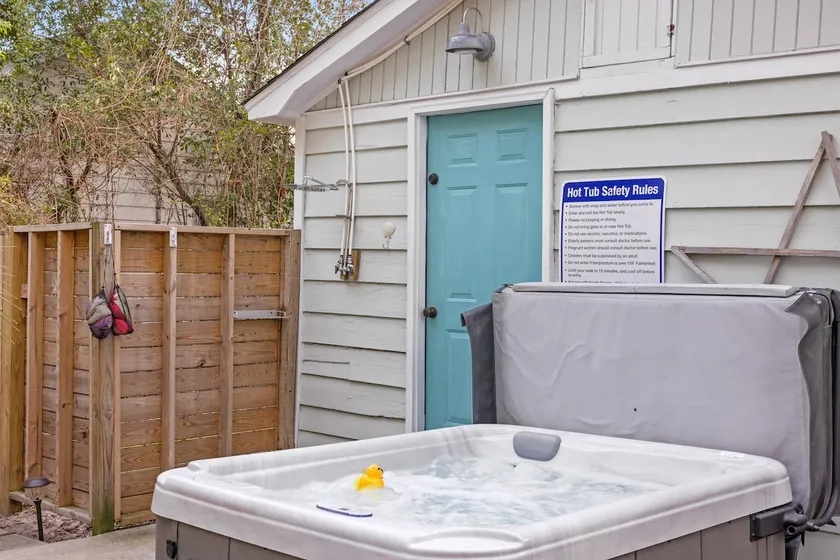 Hot Tub, Close To Downtown, Concerts and Beaches! - Image 1