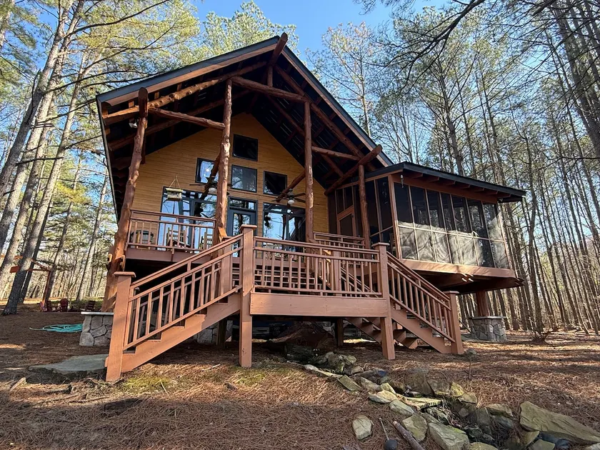Beautiful Cabin on Private Lake - Image 1