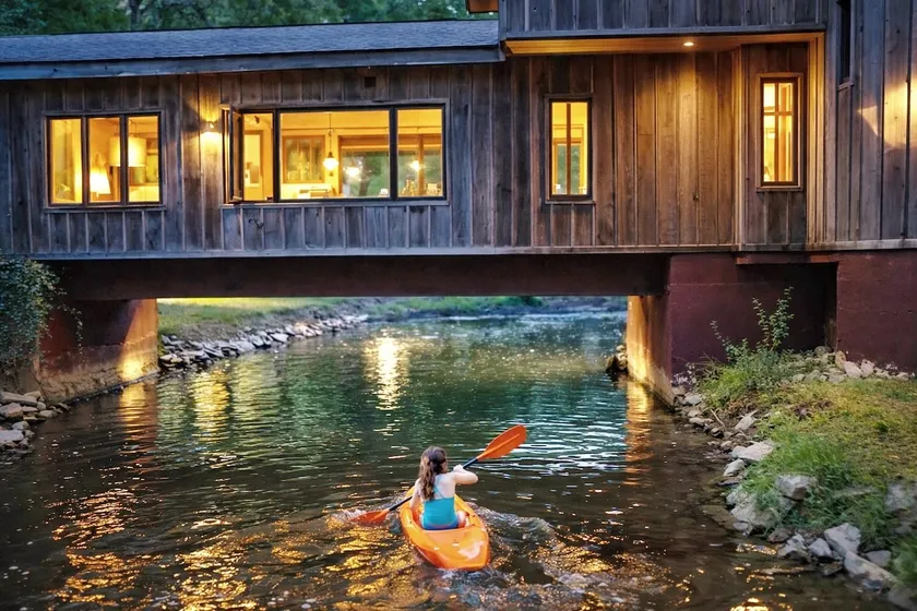 Extraordinary Bridge House - Sep Dates Available - Image 1