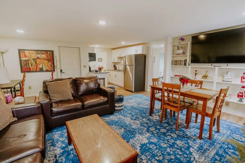 Tasteful two bedroom just minutes to Middlebury! - Image 1