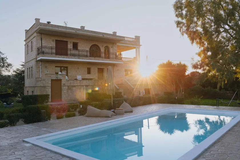Seaside "Stone & Light Villa" close to Aegina City - Image 1