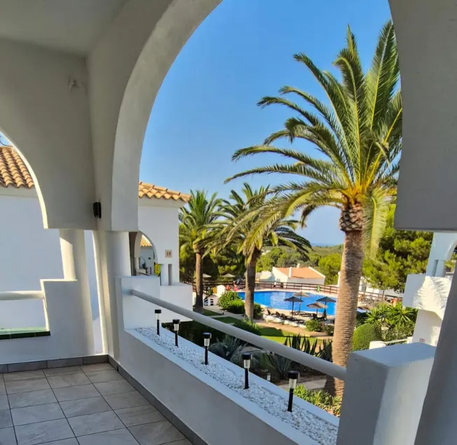 Lovely Apartment, huge Pool, 2 bedrooms 2 terraces - Image 1