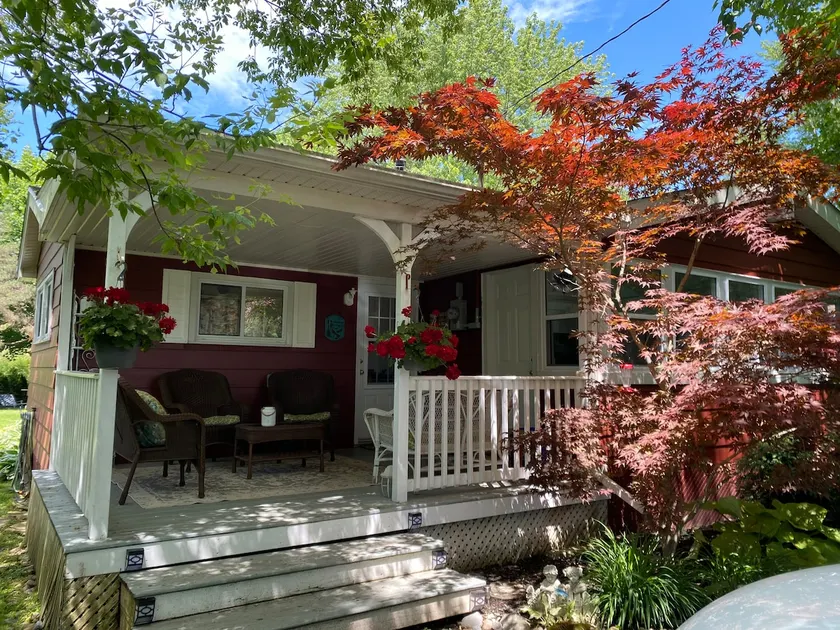 Lakeview Lookout Cottage - Image 1
