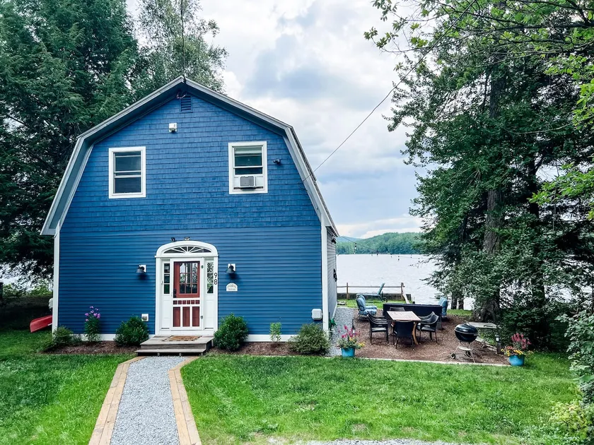 Lakefront Cottage for Families w/ Pets · Sunapee - Image 1
