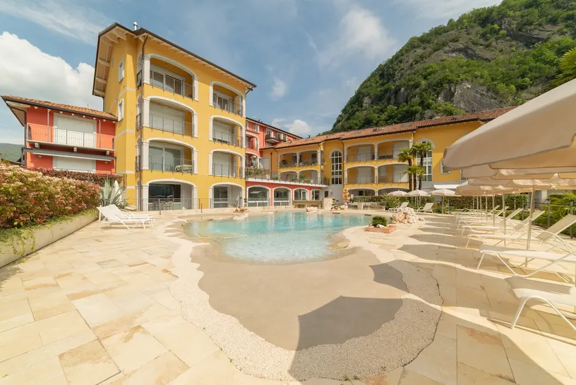 Classic Two-Room Apartment: Large Two-Room Apartment, SPA & Jetty - Image 1