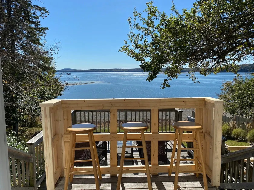 Waterfront cottage on tranquil Oak Bay! - Image 1