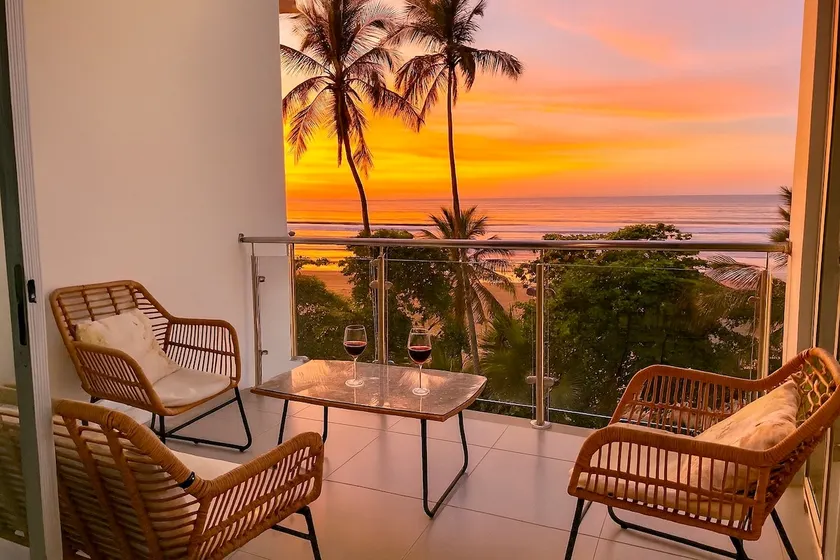 Oceanfront, 24/7 security and A/C - Image 1