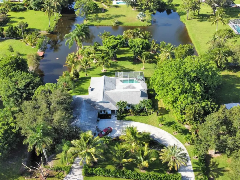 4BR Oasis • Privacy • Gym • Spa • Pool •Fireplace - Image 1