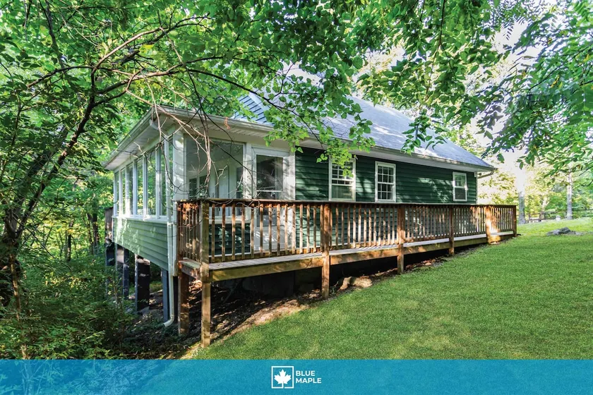 Cozy cabin w/hot tub & fire pit, lake access - Image 1