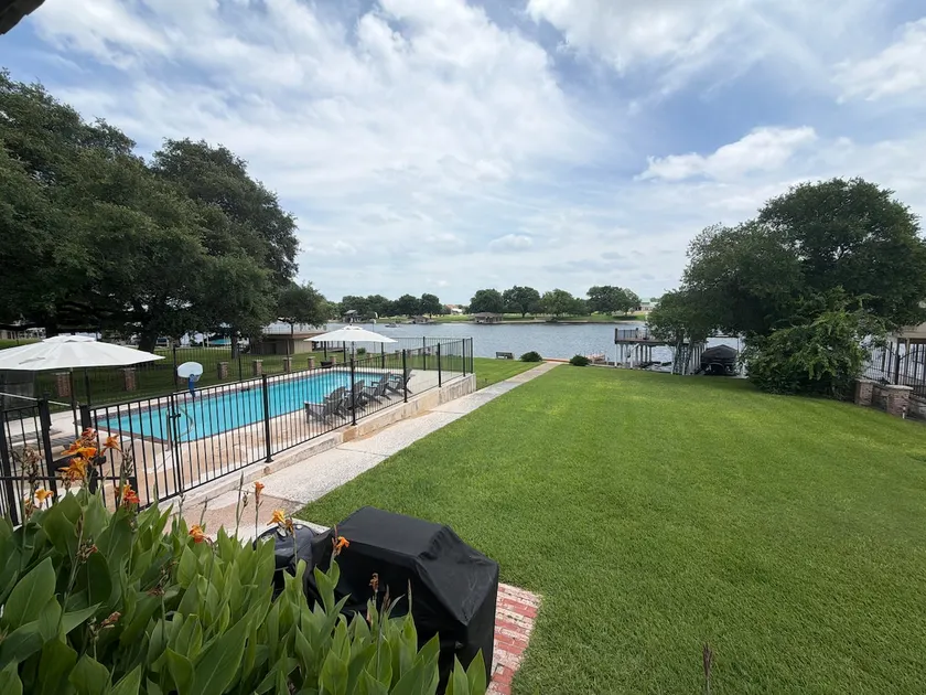 Elm Lodge - Seehaus mit Pool, Steg, 100' Seeufer, großer Garten mit toller Aussicht - Image 1