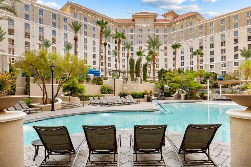 A LUXURY 3 BEDROOM SUITE in a Beautiful Resort!! - Image 1