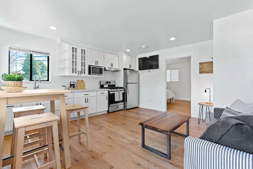 Manresa Surf House 1 bed upstairs unit #4 - Image 1