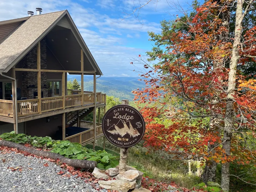 Endless views w/Fall colors! Hike, bike, hot tub - Image 1