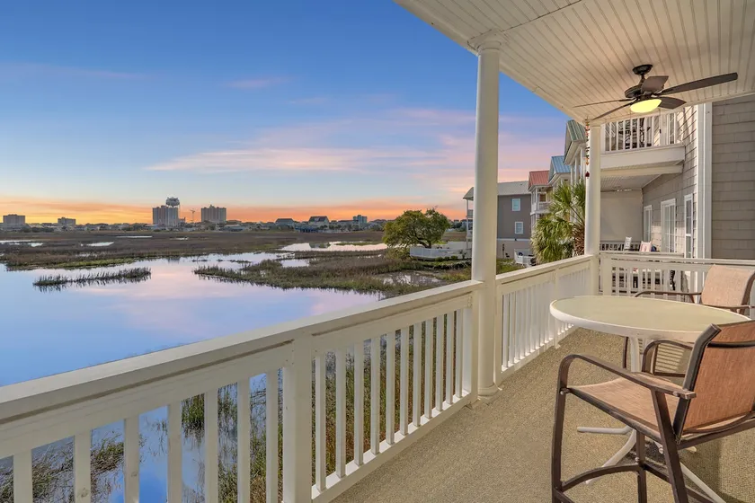Minutes to the Beach 5 Bedrooms 4 Bath Pool House, Stunning Marsh View - Image 1