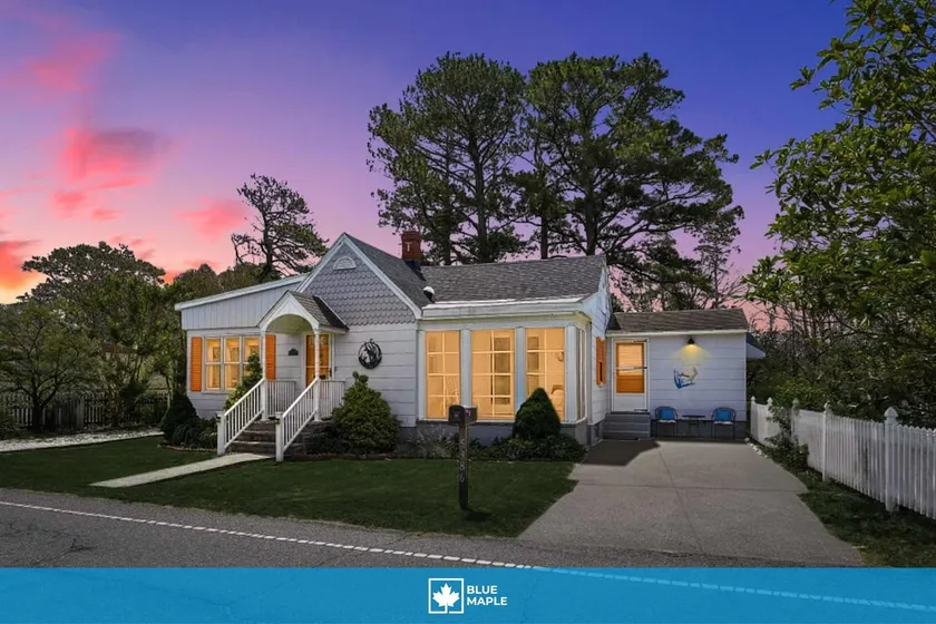 Cozy cottage w/creekside & fire pit, pet-friendly - Image 1