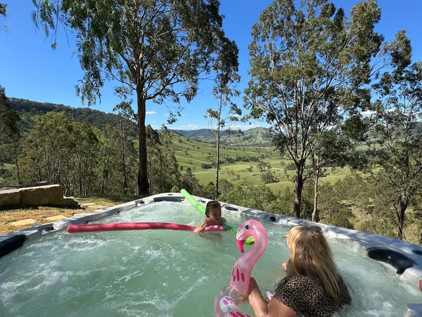 Stunning Views with 10pp Spa & Tesla charger - Image 1