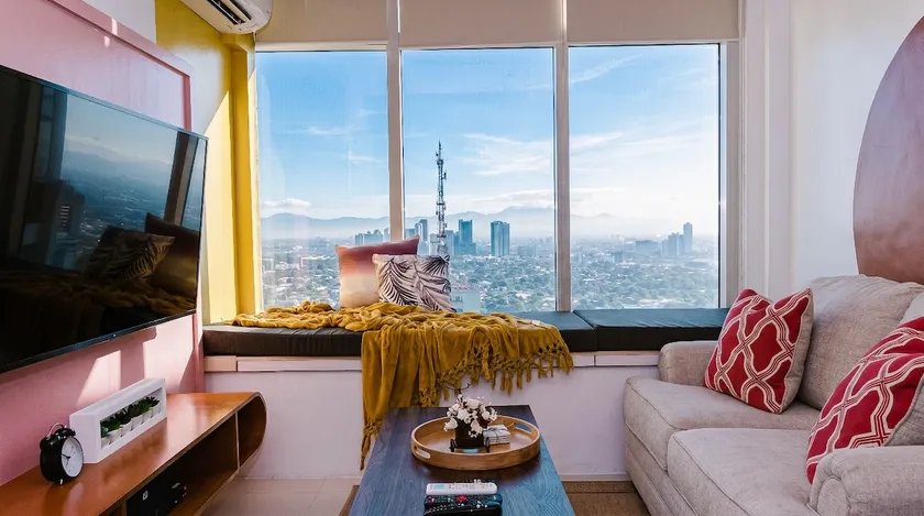 1BR Penthouse Loft w/ Skyline Views | Ortigas - Image 1