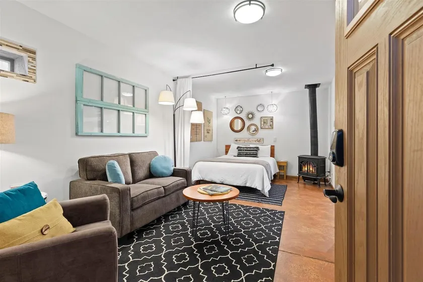 New Listing! Cozy Studio | Walk to Downtown Bend - Image 1