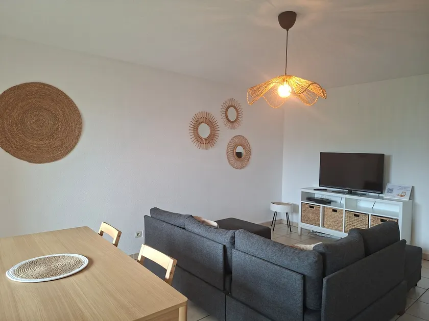 Apartment Lounge Pools - Image 1