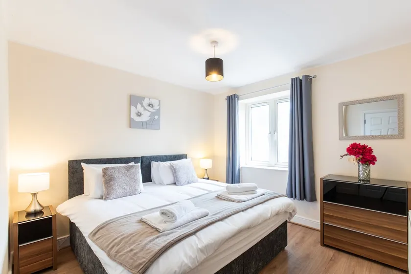 1-bedroom apartment with balcony, Hoddesdon - Image 1