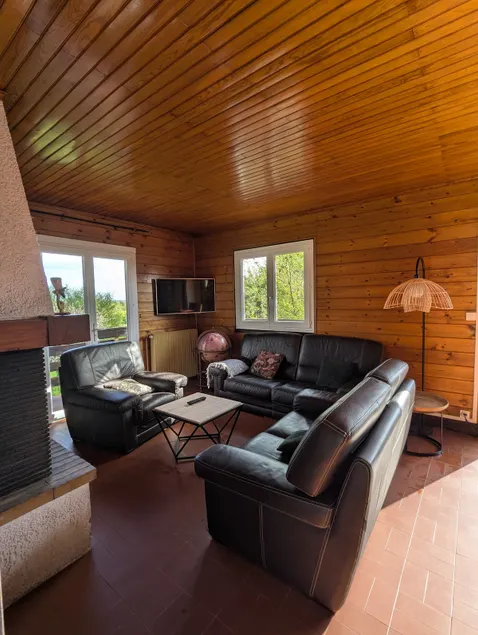Air-conditioned 2-bedroom apartment • near A10-Bordeaux-Blaye - Image 1