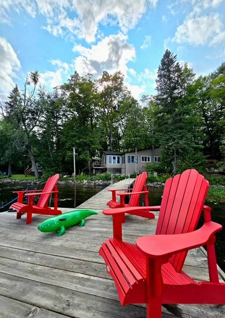 Lakefront beautiful cottage in Kawartha Lakes - Image 1