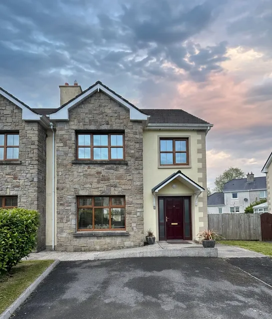 Home near the River Shannon - Image 1