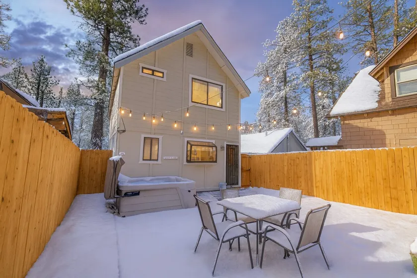 Cedarwood | By slopes+Fenced Yard+Hot Tub+Cable TV - Image 1