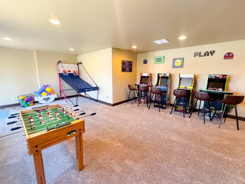 Hot Tub | Arcades | Bunk Room | Peaceful Retreat! - Image 1