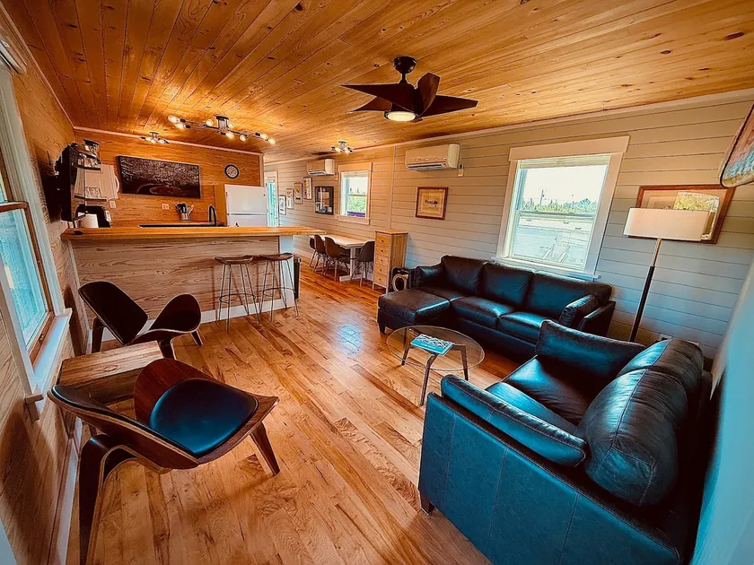 2 bed/2 bath/hot tub/Oceanside/King/Queen/ - Image 1