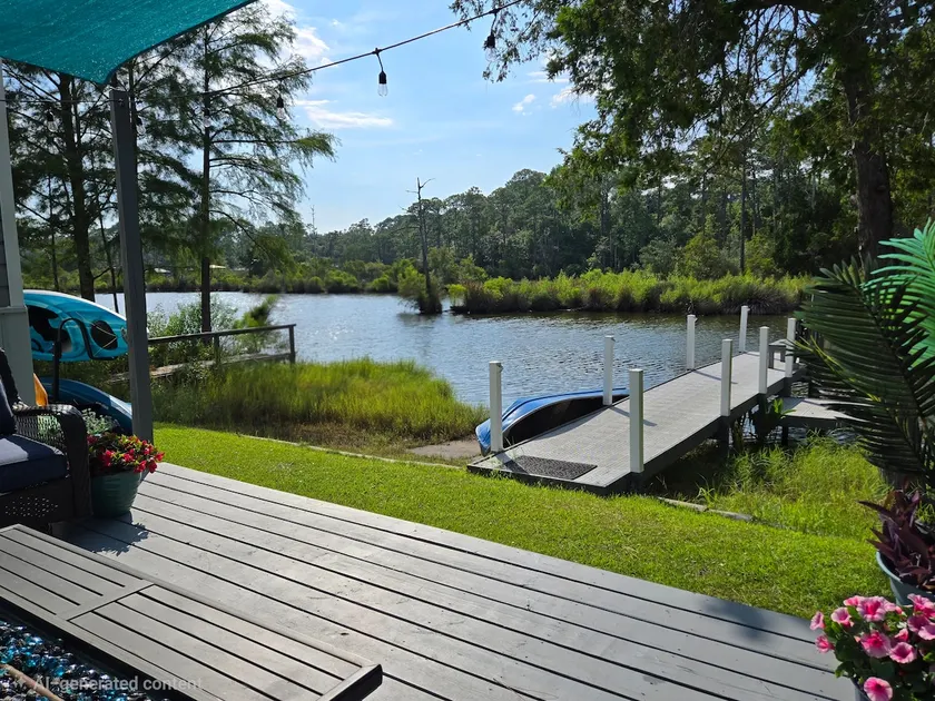 Cheerful 2 bedroom home on Miflin Creek - Image 1