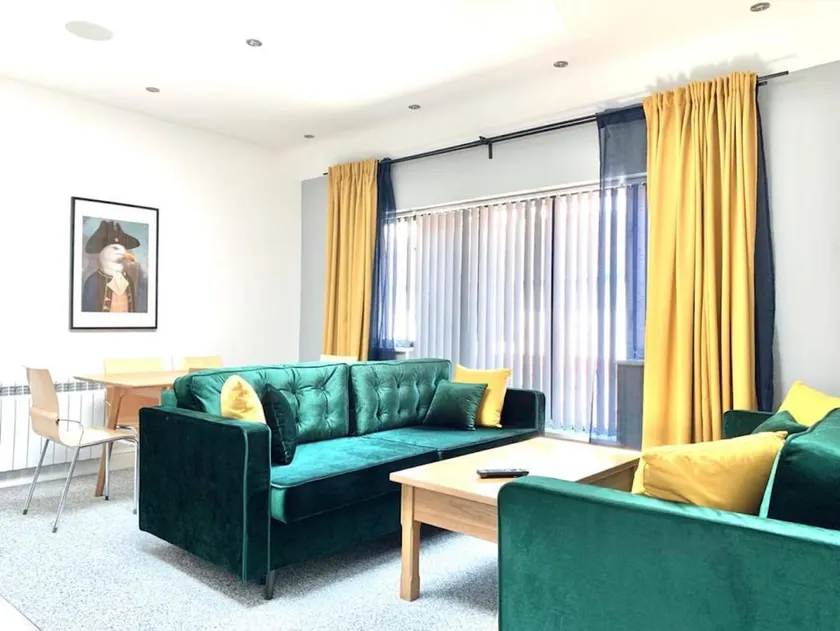 Premium 2 Bed Apartments - Thatcham Broadway - Image 1