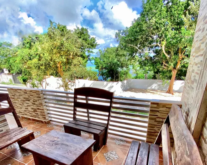 Family apartment with a private balcony and swimming pool - Image 1
