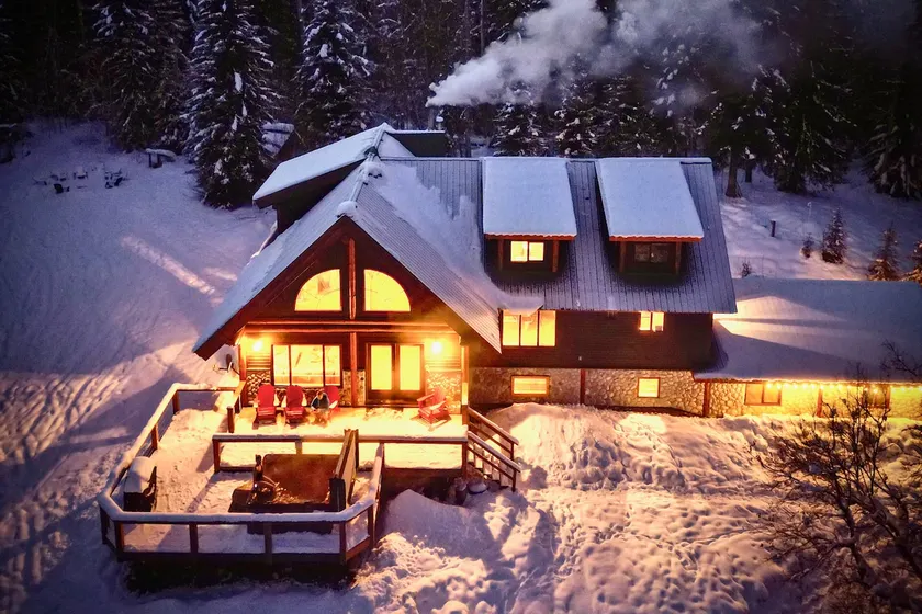The Lazy Elk | Private Mountain Lodge + Hot Tub - Image 1