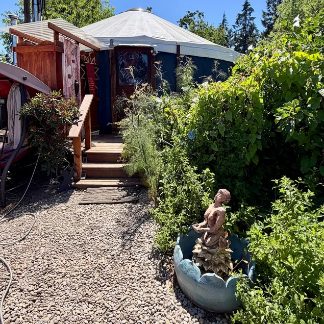 Cozy Cedar Yurt - Image 1