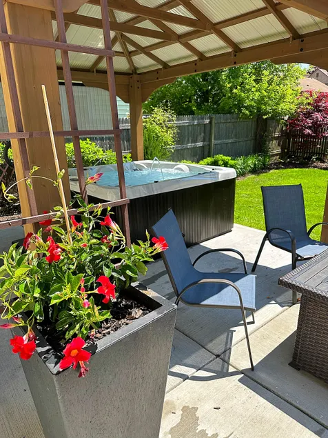 Couple's or Family fun- With outdoor Hot Tub! - Image 1