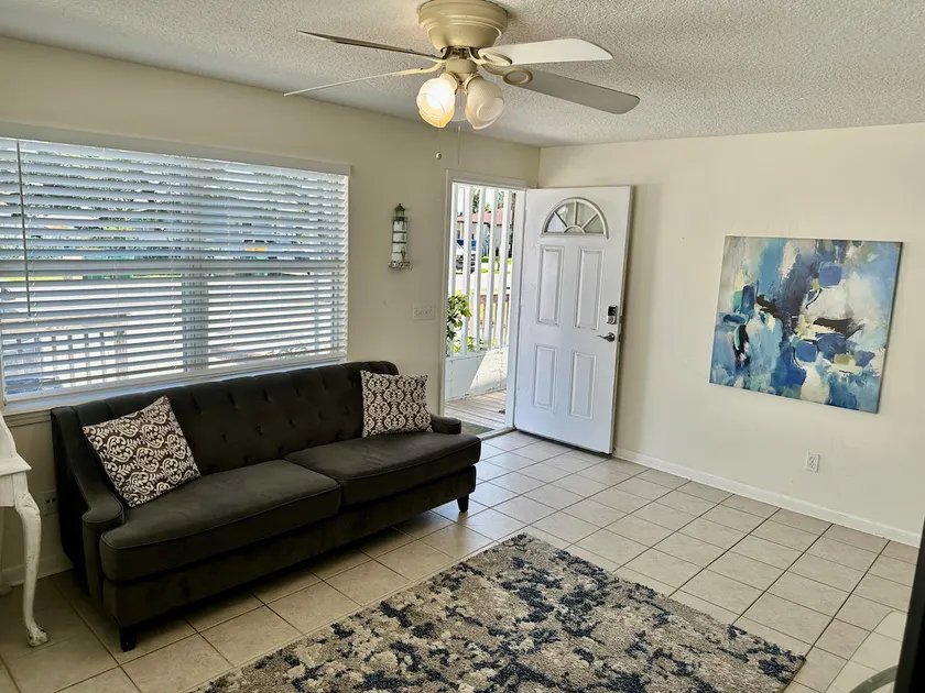 Walk to Jax Pier - 2B Duplex ~3 miles to Mayo - Image 1