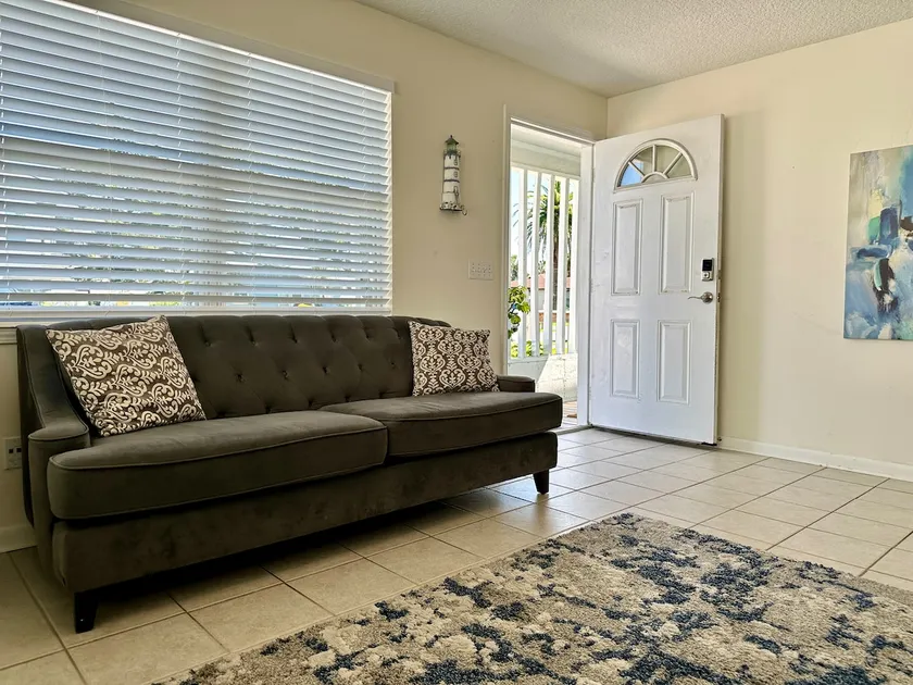 Walk to Jax Pier - 2B Duplex ~3 miles to Mayo - Image 1