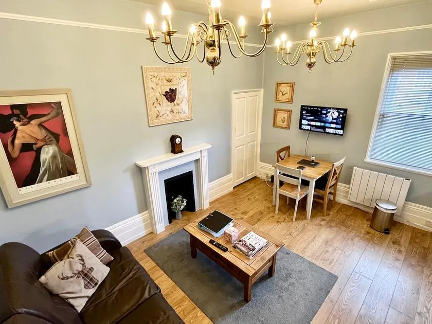 * Premium * Apartment in Buckingham’s Town Centre - Image 1