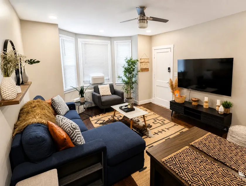 Cozy 2 bdrm condo a few minutes from Capitol Hill! - Image 1