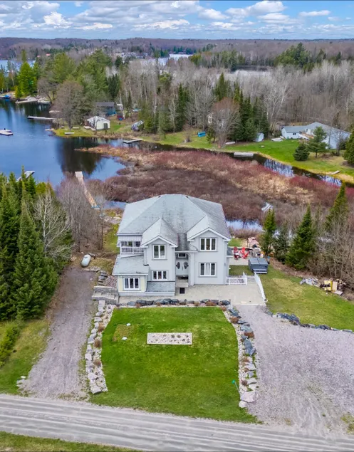 Parry Sound Lake Access Cottage Whitestone Ontario - Image 1