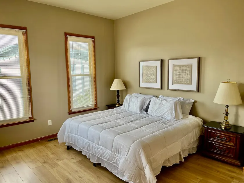 At Home in St Louis - *Pet Friendly* - Image 1