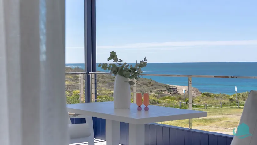 Oceanview Beachhouse -panoramic views + Large Pool - Image 1
