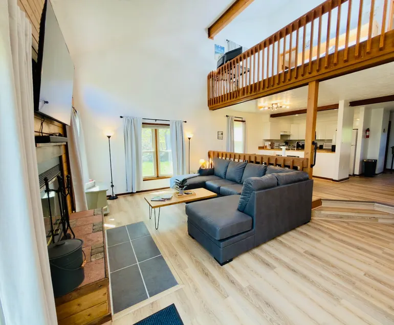 ★Scenic Mountain Oasis | Mins to Ski Slopes/Hiking - Image 1