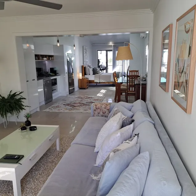 Studio 21 Waterfront - Image 1